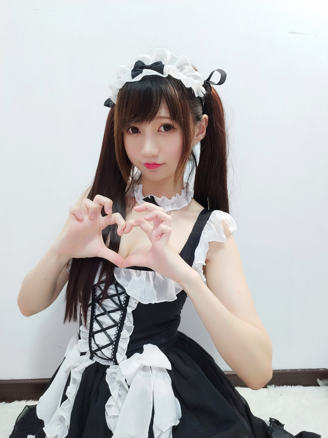 Nagesa魔物喵超全写真合集下载：大尺度COS/胶带少女等188套[无水印/358GB]